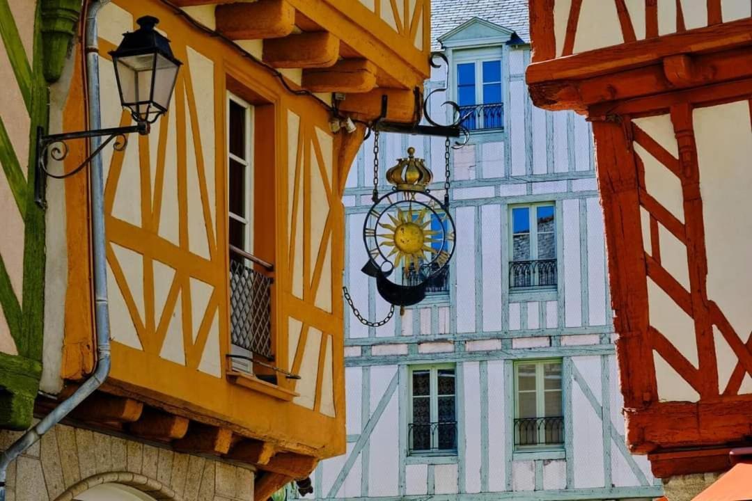 ヴァンヌLaroche Grand Duplex Dans Le Centre Historique Avec Garageアパートメント エクステリア 写真