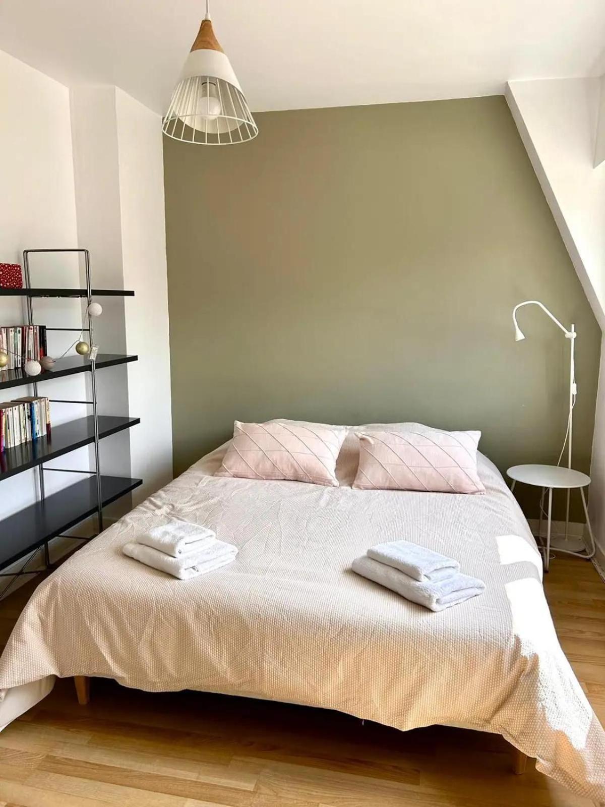 ヴァンヌLaroche Grand Duplex Dans Le Centre Historique Avec Garageアパートメント エクステリア 写真