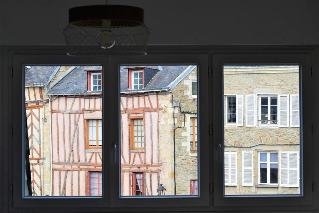 ヴァンヌLaroche Grand Duplex Dans Le Centre Historique Avec Garageアパートメント エクステリア 写真