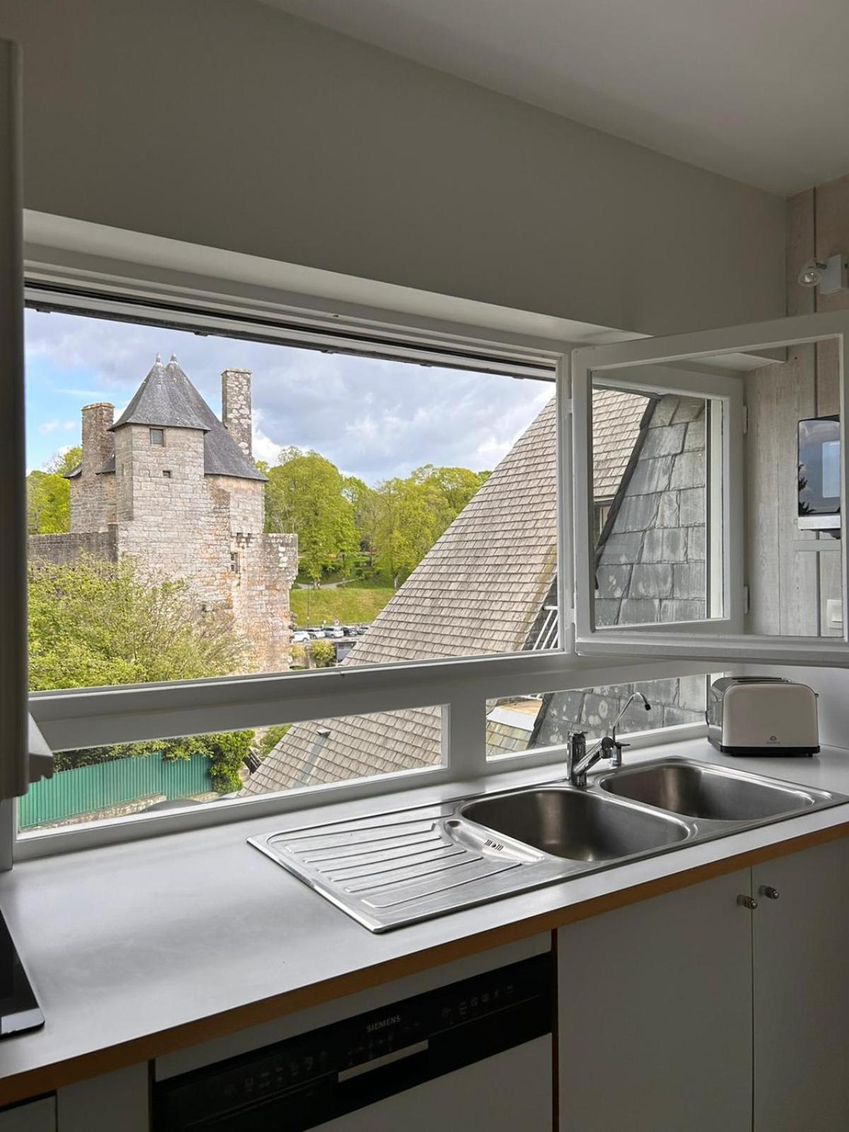 ヴァンヌLaroche Grand Duplex Dans Le Centre Historique Avec Garageアパートメント エクステリア 写真