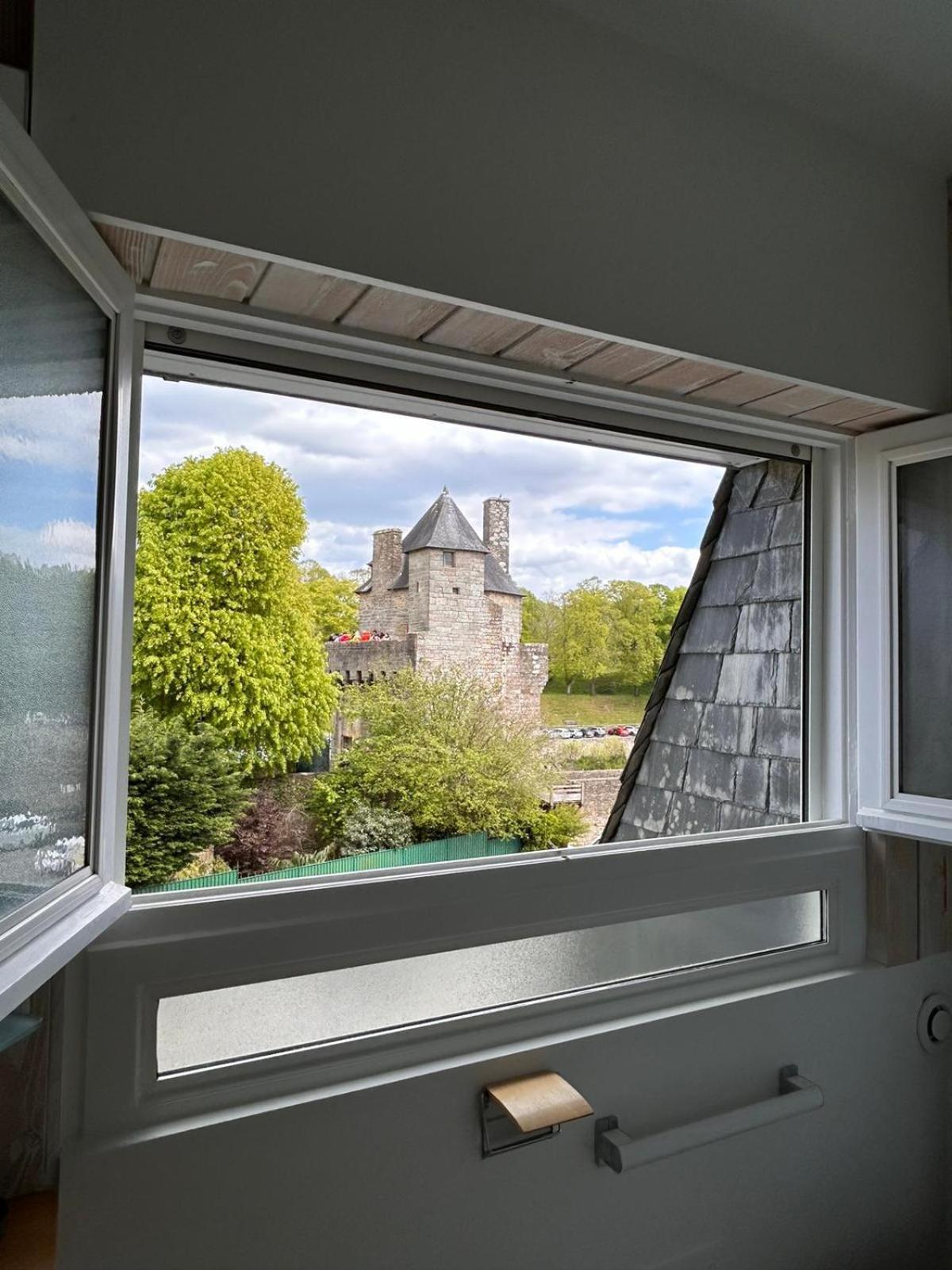 ヴァンヌLaroche Grand Duplex Dans Le Centre Historique Avec Garageアパートメント エクステリア 写真