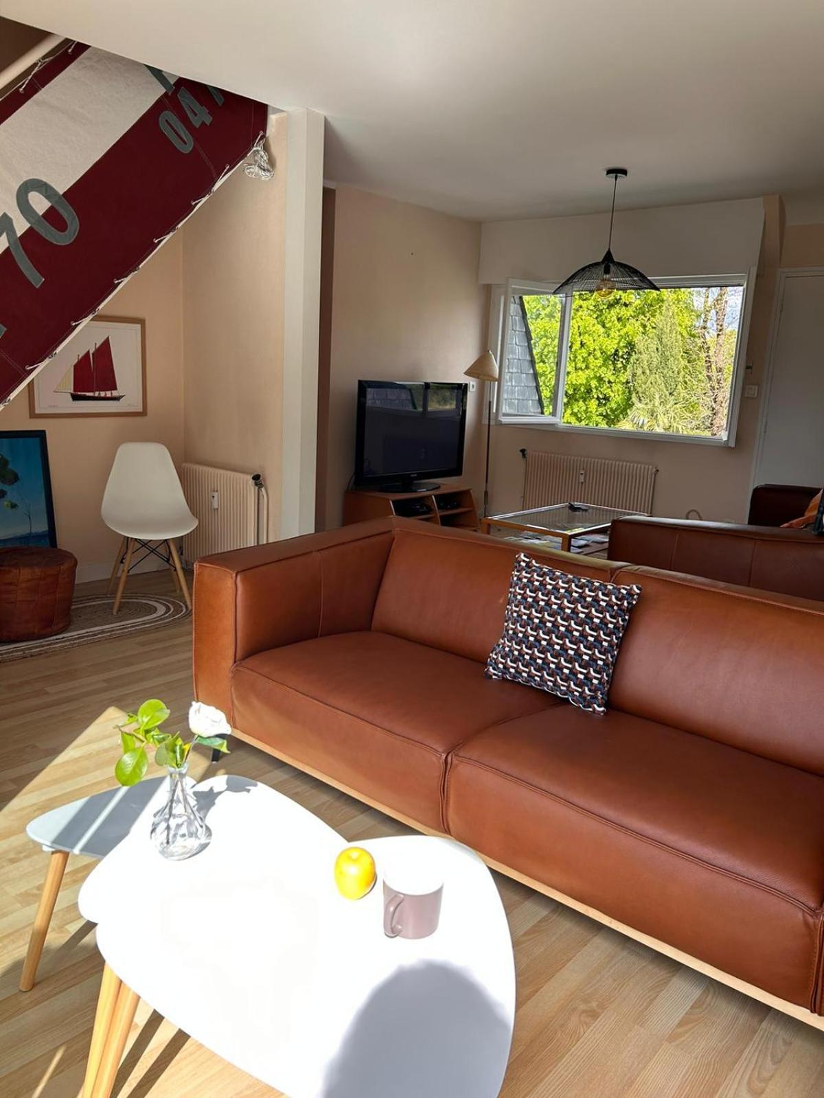 ヴァンヌLaroche Grand Duplex Dans Le Centre Historique Avec Garageアパートメント エクステリア 写真