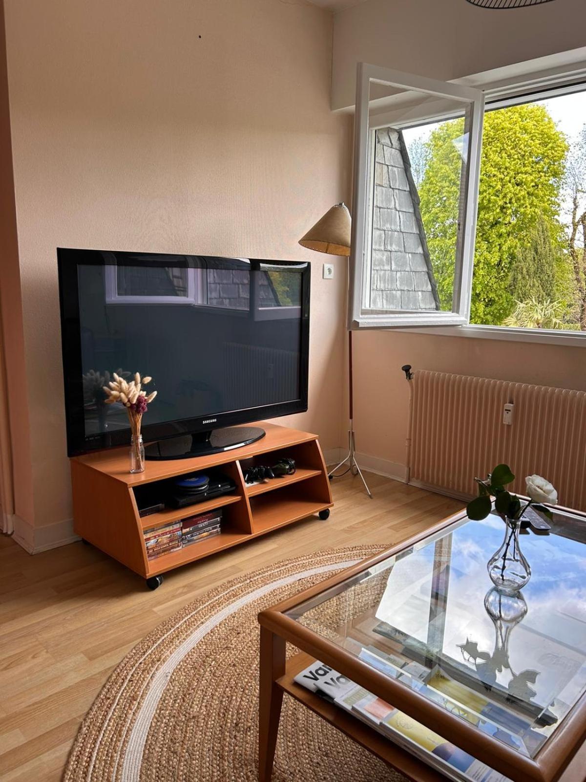 ヴァンヌLaroche Grand Duplex Dans Le Centre Historique Avec Garageアパートメント エクステリア 写真