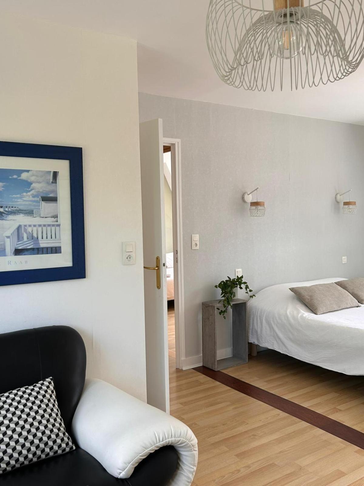 ヴァンヌLaroche Grand Duplex Dans Le Centre Historique Avec Garageアパートメント エクステリア 写真